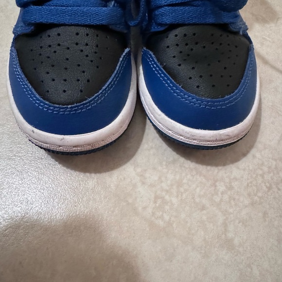 Jordan 1 Retro High OG - Picture 5 of 7